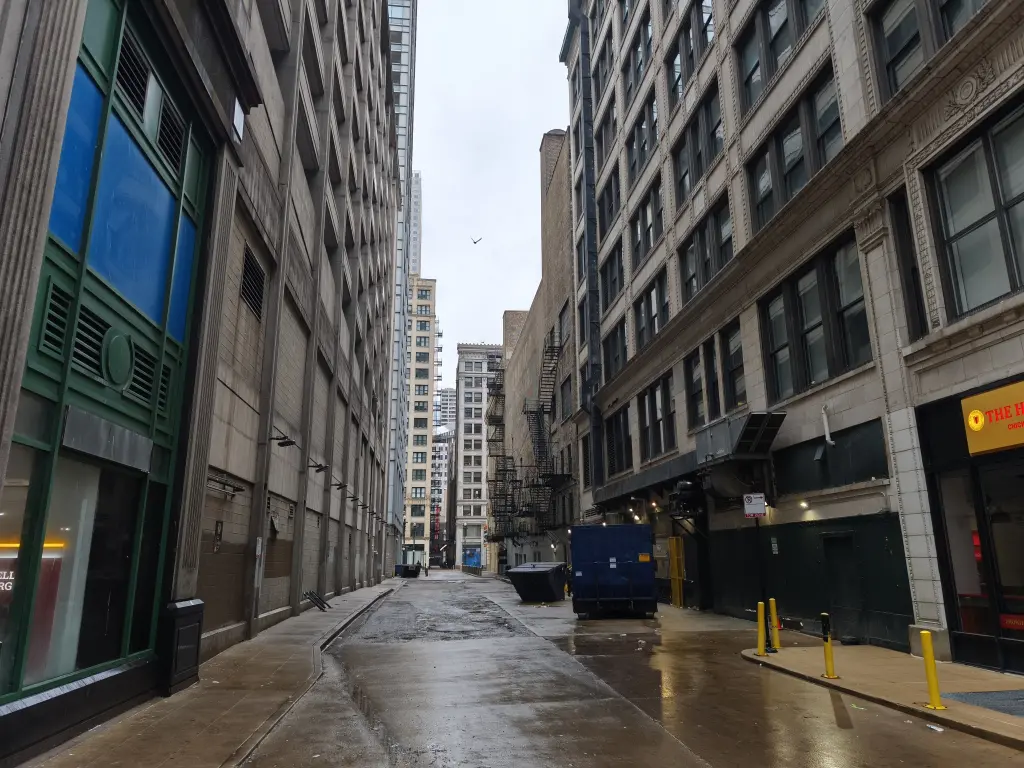 ChicagoStreet02.webp